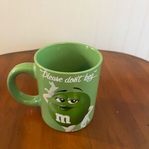 M&M's Please Don't Beg Green‎ 14 Oz Coffee Or Tea Mug
